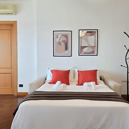 Golden Hour Apartment - Panoramic Terrace Fiumicino Luaran gambar