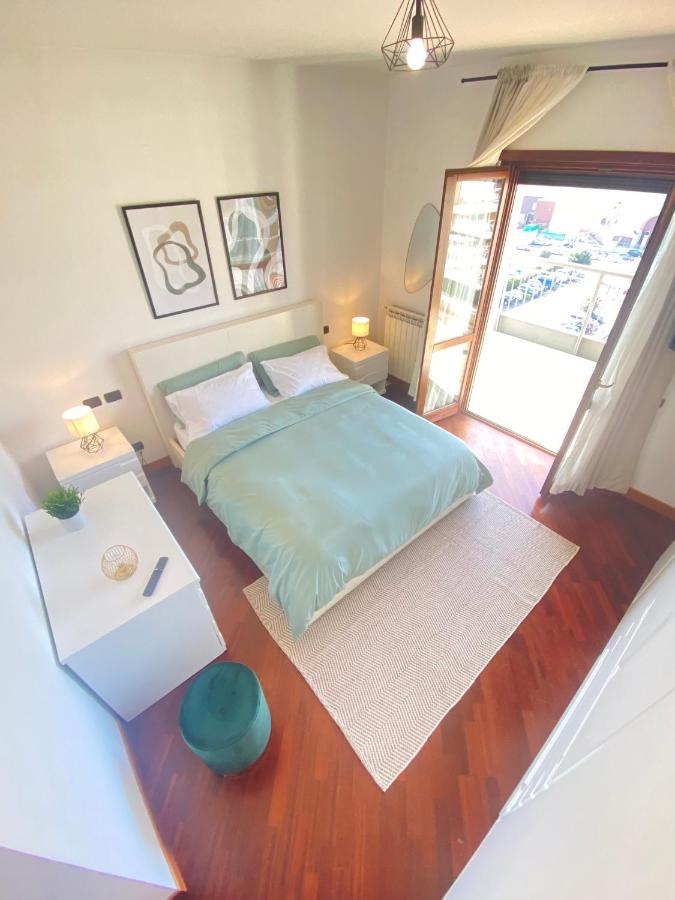 Golden Hour Apartment - Panoramic Terrace Fiumicino Luaran gambar
