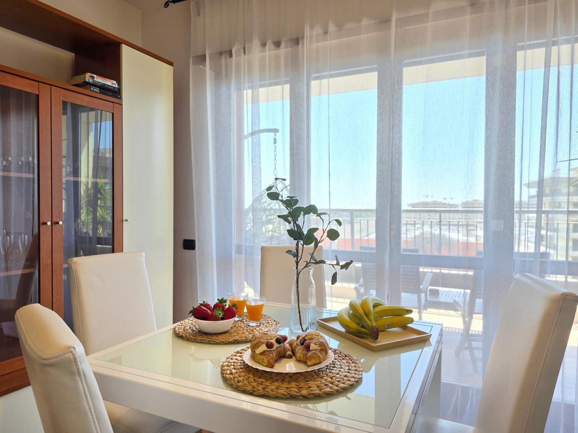 Golden Hour Apartment - Panoramic Terrace Fiumicino Luaran gambar