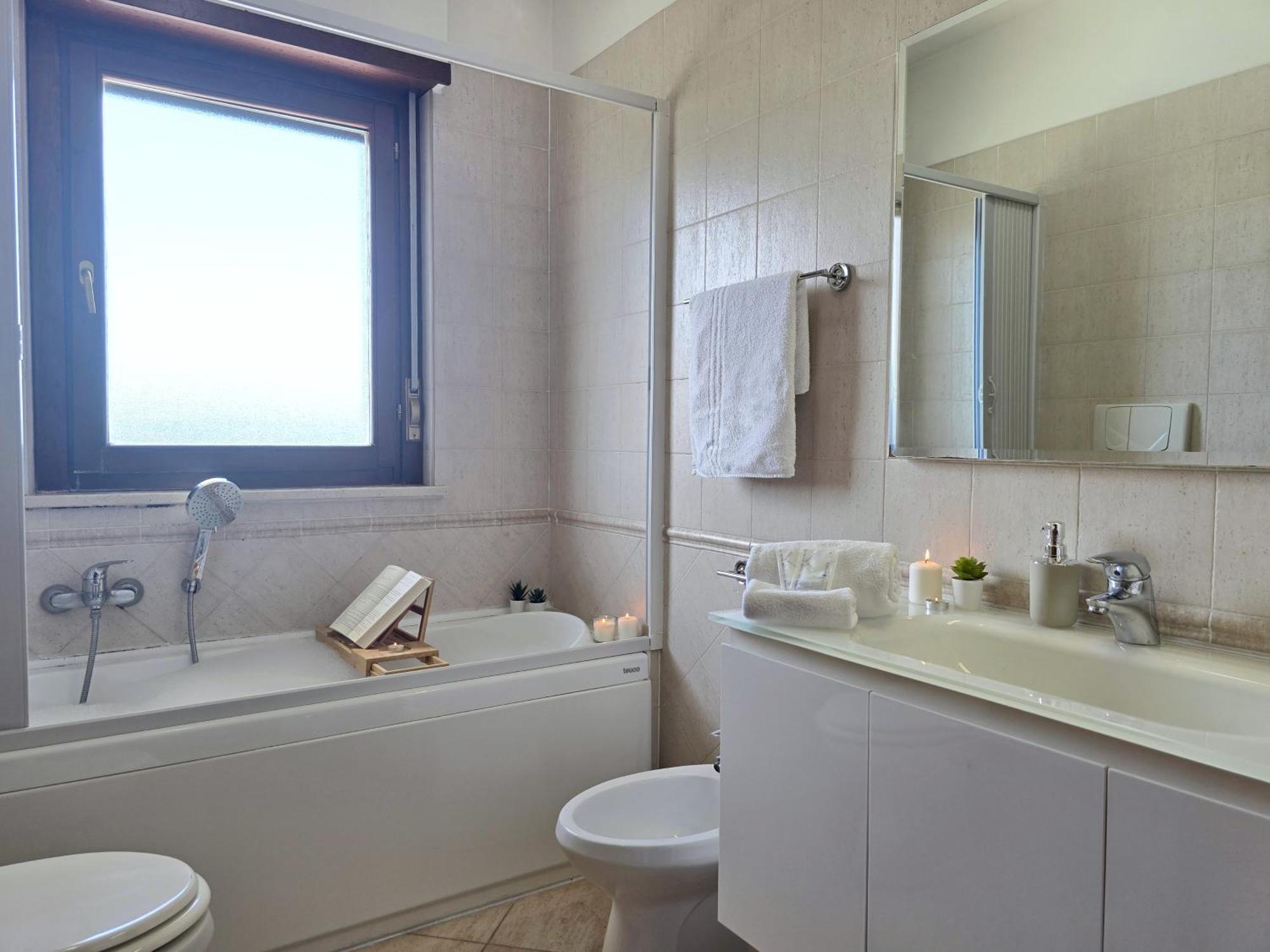 Golden Hour Apartment - Panoramic Terrace Fiumicino Luaran gambar